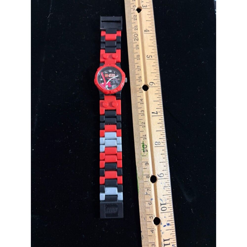 2010 lucasfilm and Lego  Star wars Darth Vader Lego Watch